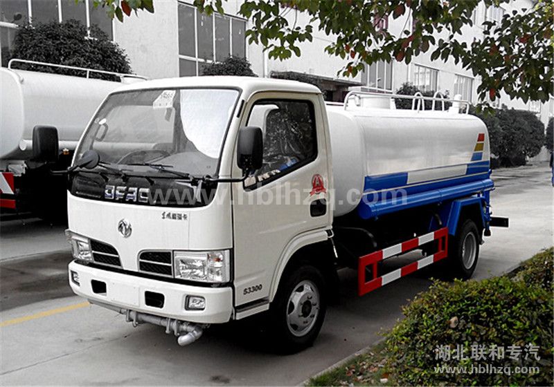东风5吨洒水车 (3)