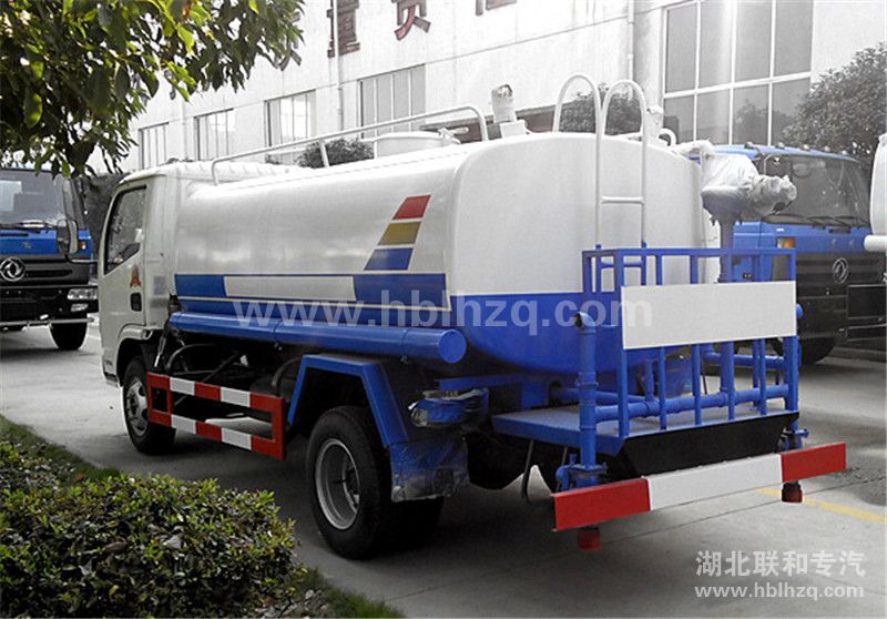 东风5吨洒水车 (4)
