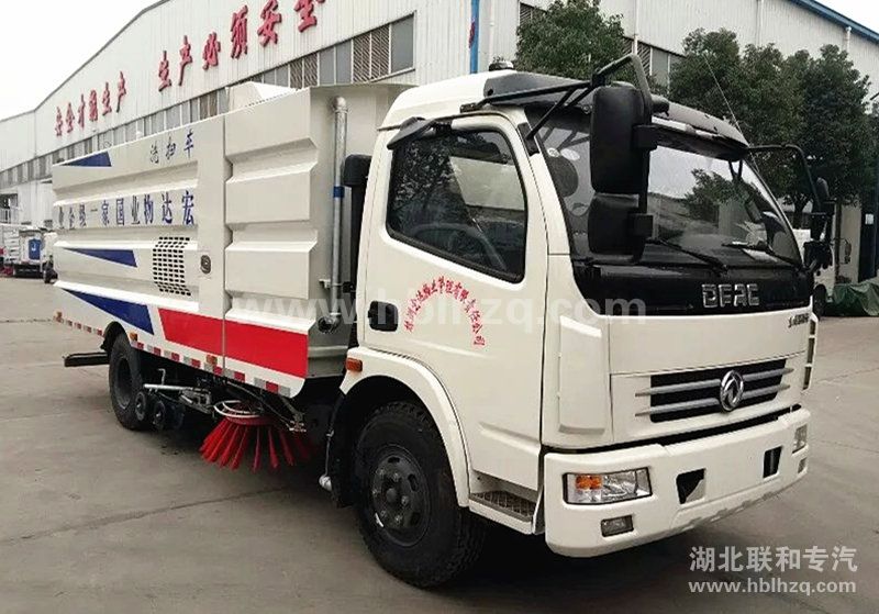 东风大多利卡洗扫车1