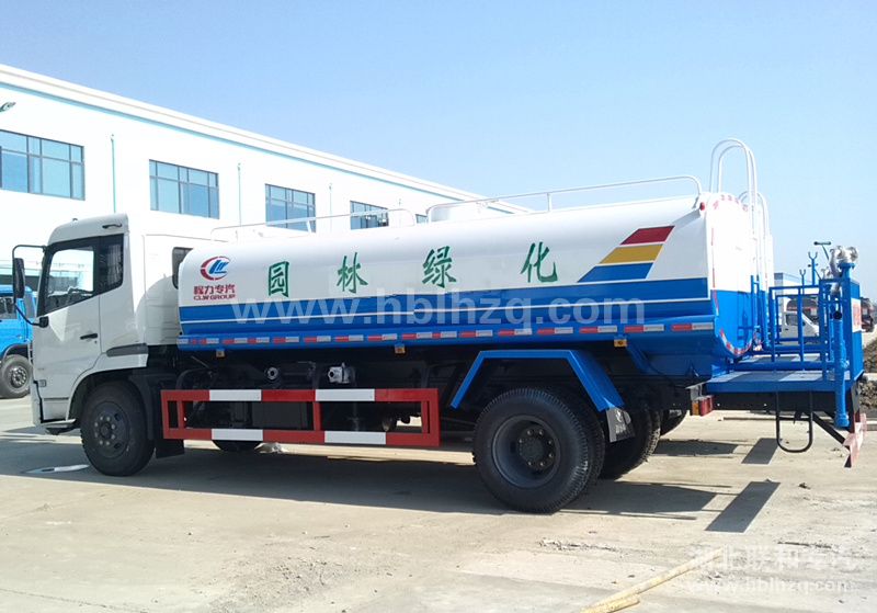 东风天锦12吨洒水车2
