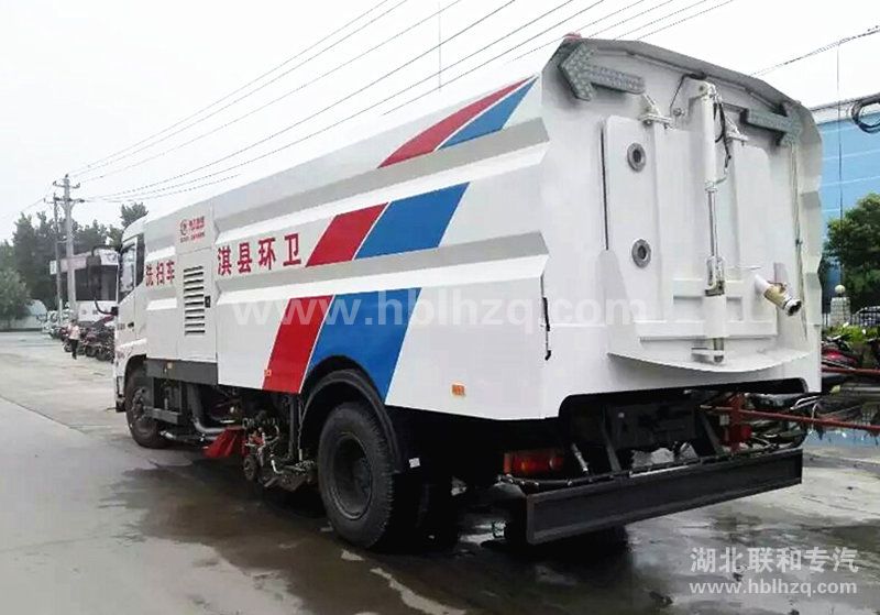 东风天锦大型洗扫车