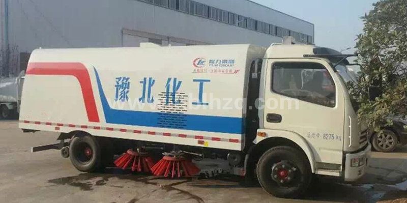 东风小多利卡扫路车发往河南豫北化工有限公司
