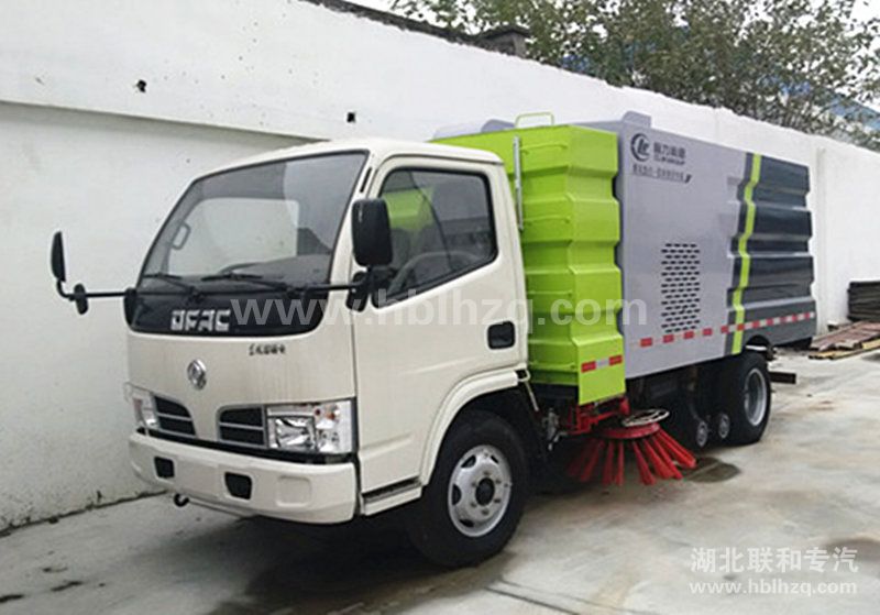东风小多利卡扫路车