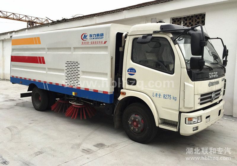 东风小多利卡扫路车