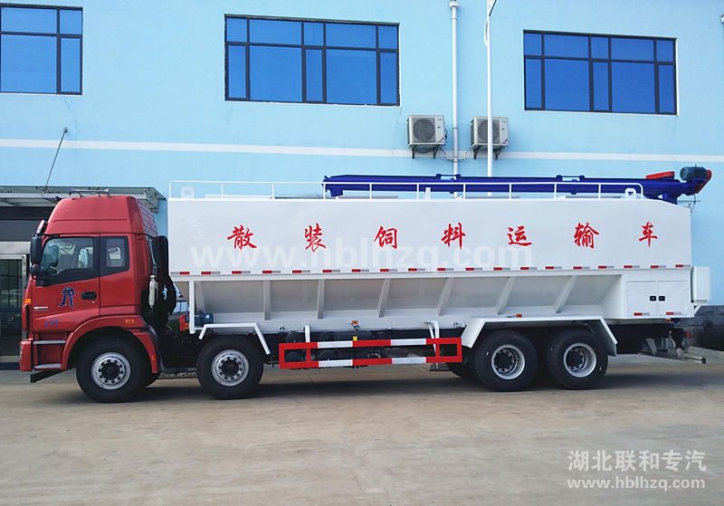 河南某大型养殖厂定购25吨散装饲料运输车