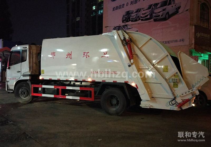 中联工艺的新款压缩式垃圾车