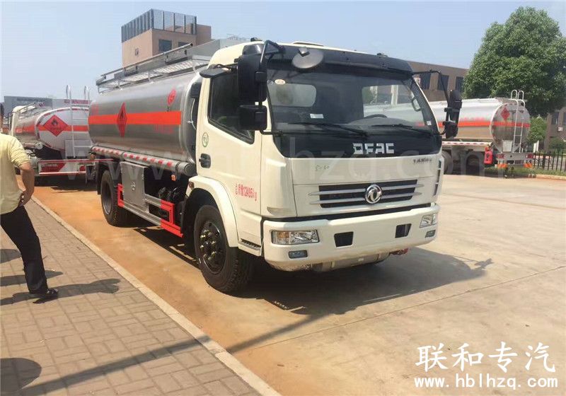 襄樊生产多利卡加油车