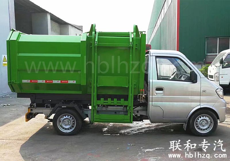 东风俊风3方挂桶垃圾车 (2)