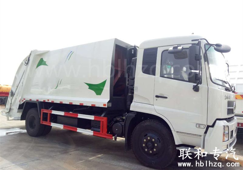 河南郑州东风天锦14方10吨压缩式垃圾车发车