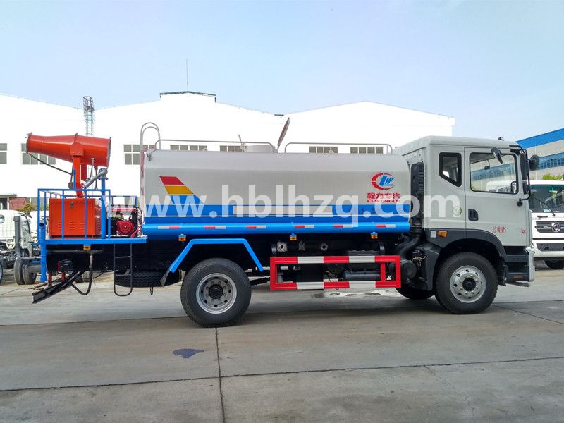 东风D9-10吨喷雾洒水车5