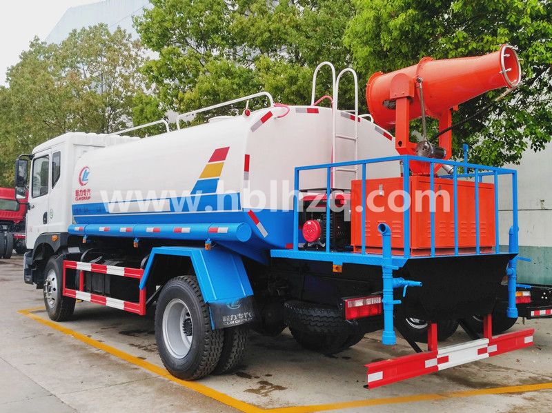 东风D9-10吨喷雾洒水车6
