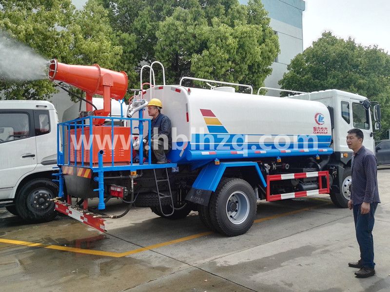 东风D9-10吨喷雾洒水车7
