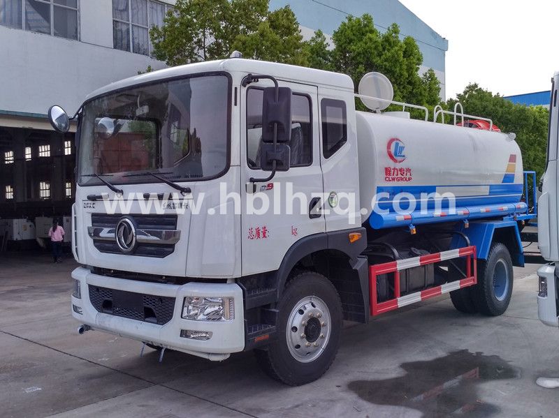 东风D9-10吨喷雾洒水车8