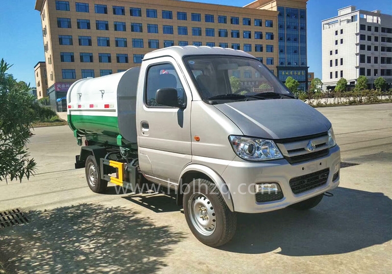 长安3方钩臂垃圾车 01