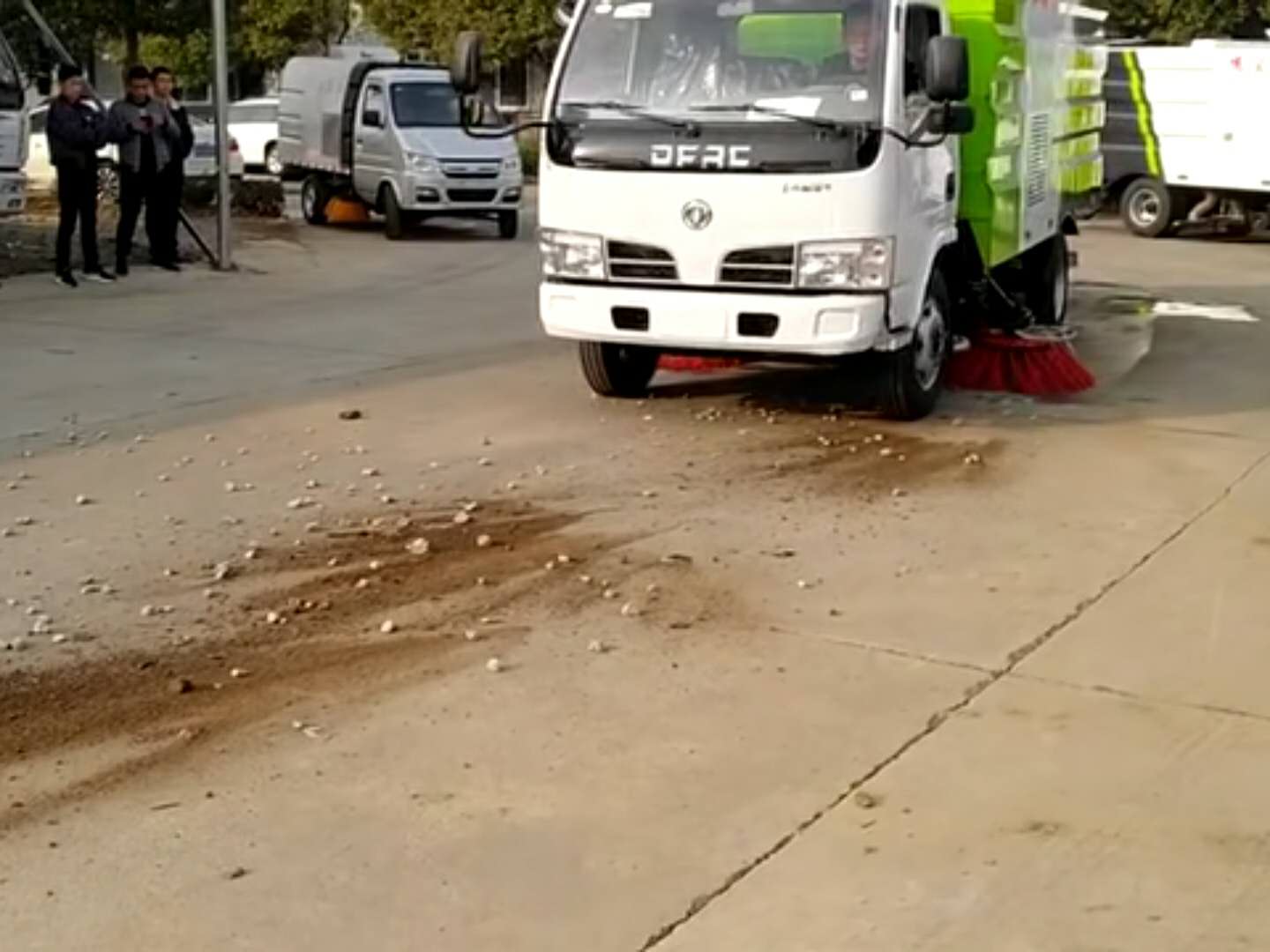小型扫路车效果看得见视频