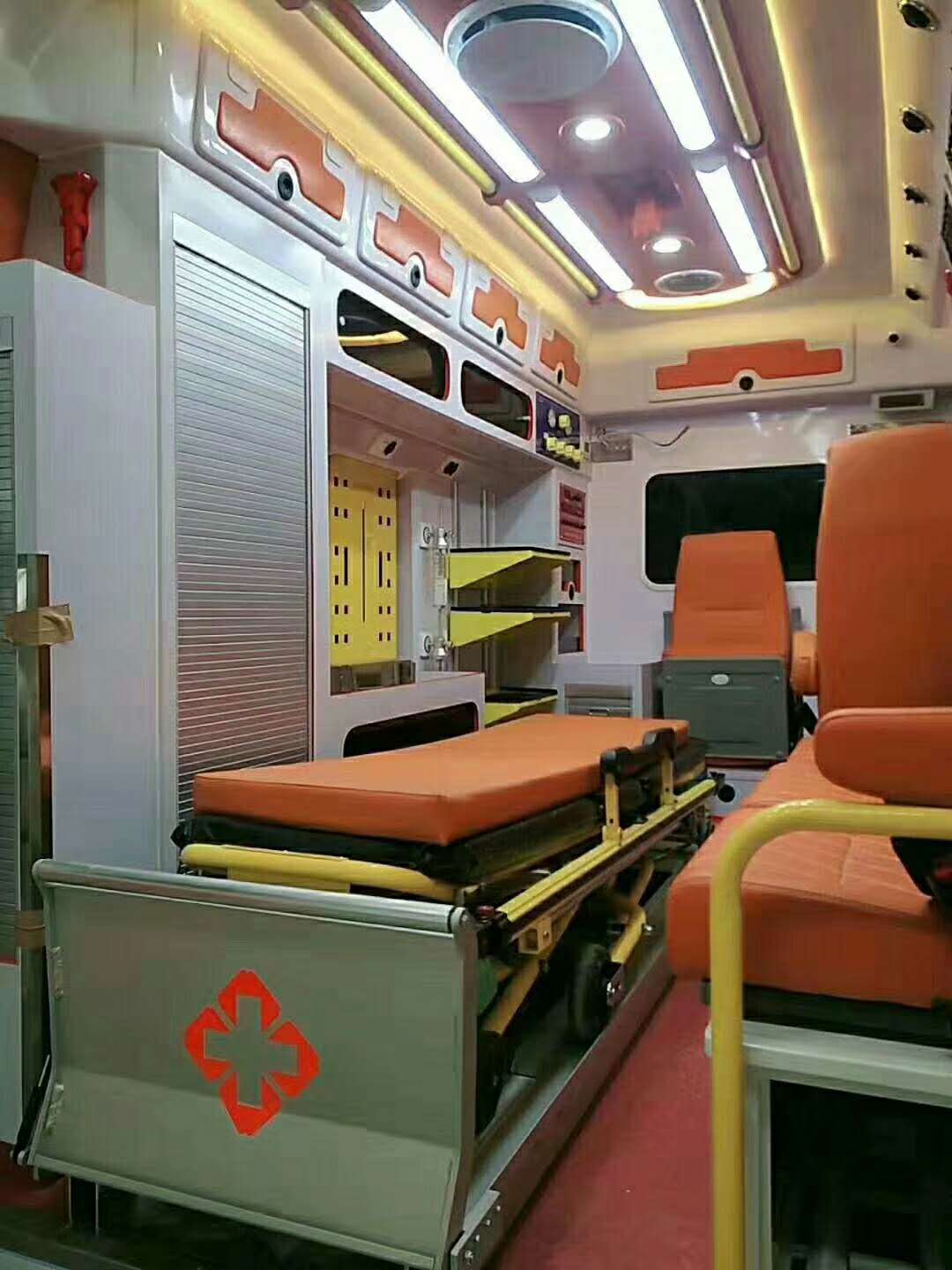 超豪华福特救护车图片
