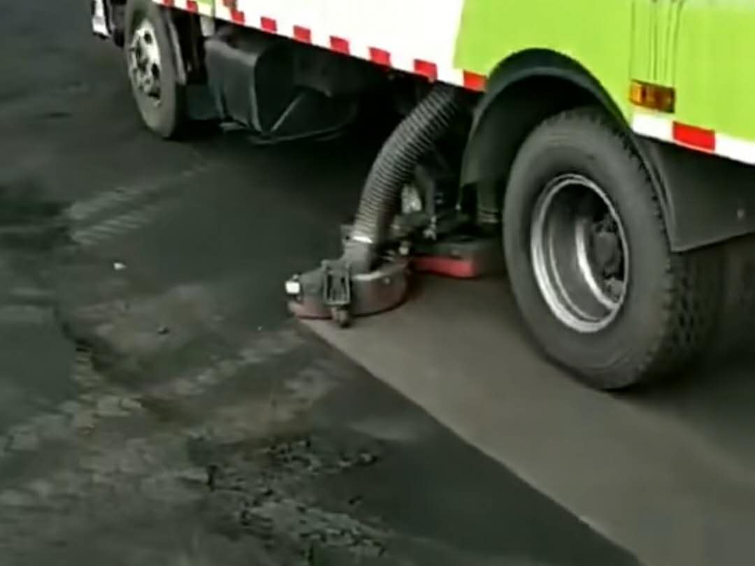 吸尘车吸路面煤灰视频视频