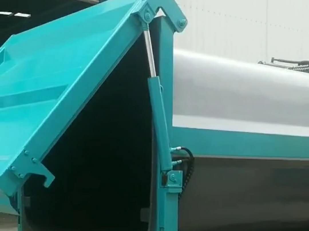超大容积的蓝牌挂桶带压缩垃圾车尾门重新设计视频