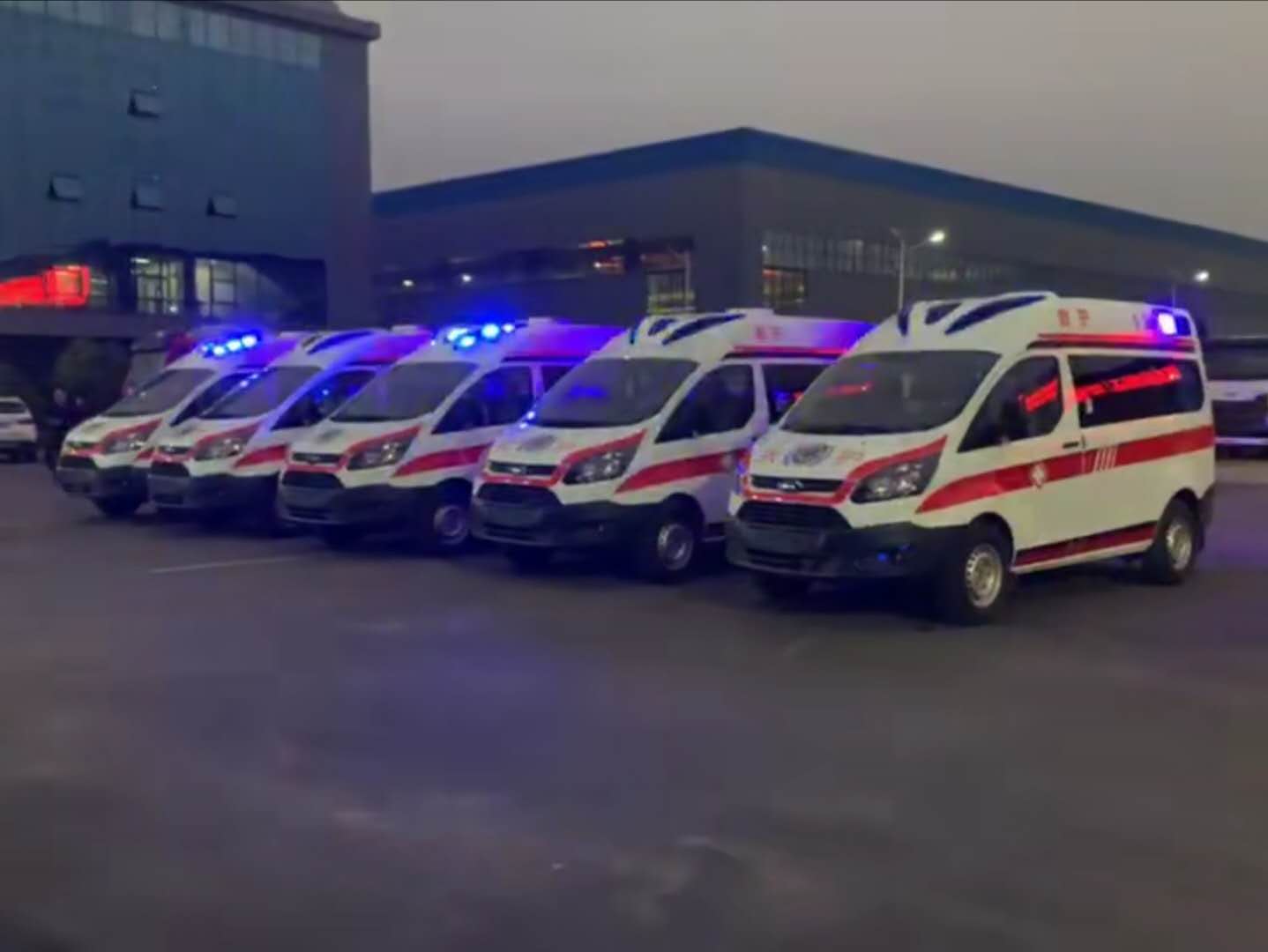 批量订单首批五台救护车视频
