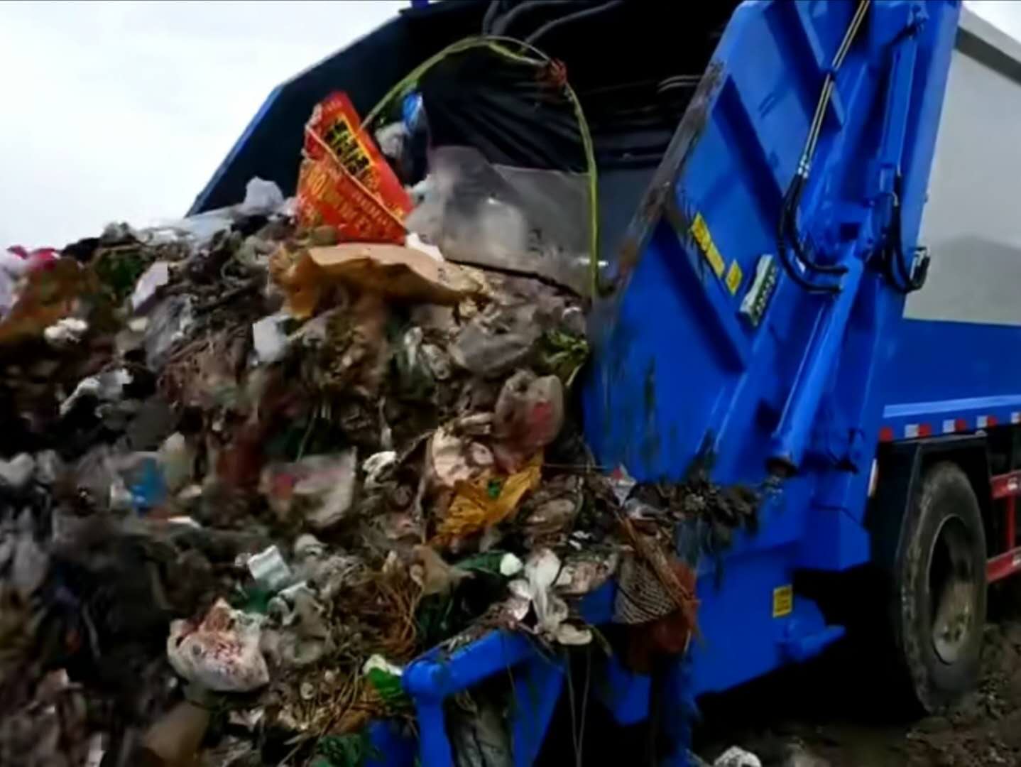 压缩垃圾车实装测试视频