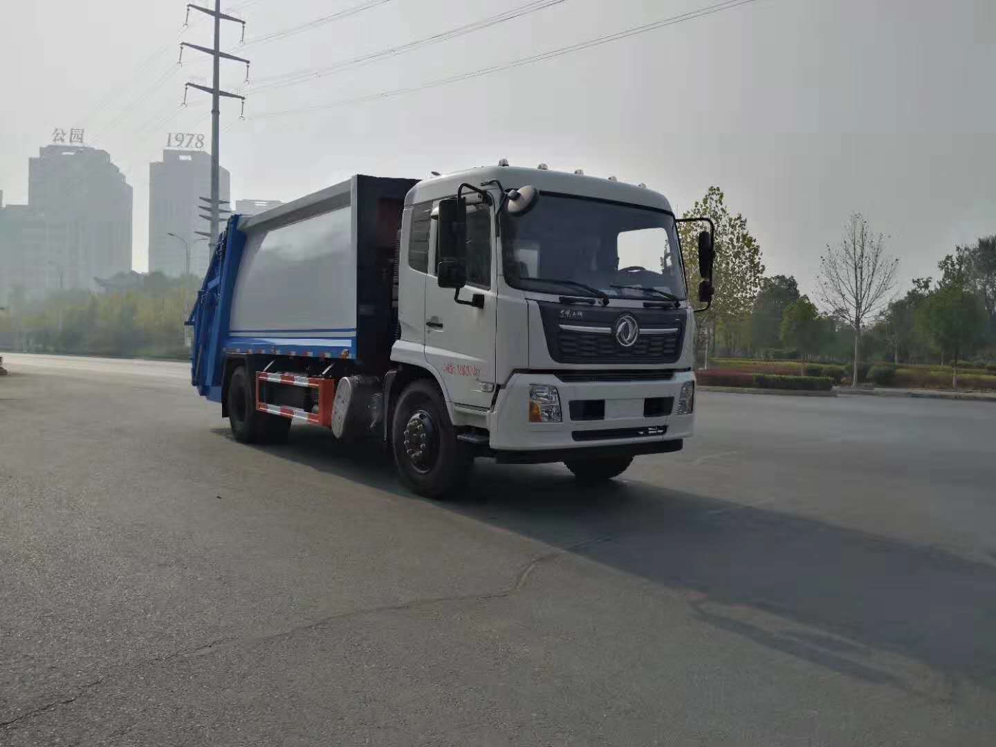 东风天锦国六压缩垃圾车图片